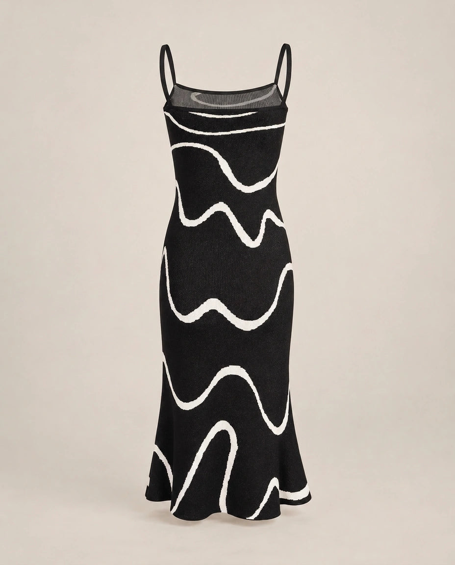 Robe Midi Noire à Ourlet Ondulé