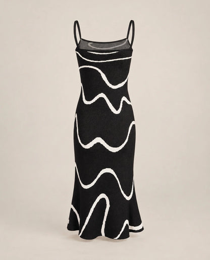 Robe Midi Noire à Ourlet Ondulé