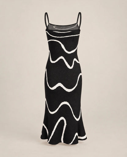 Robe Midi Noire à Ourlet Ondulé